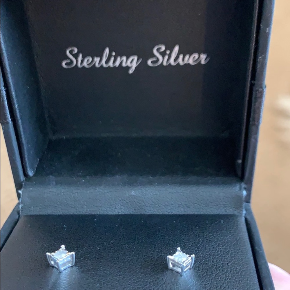 Diamond earrings 1/10 ct 💎